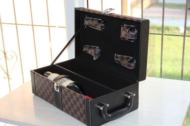 品味之选 高档红酒皮盒与木盒——从双支装到批发的全方位指南